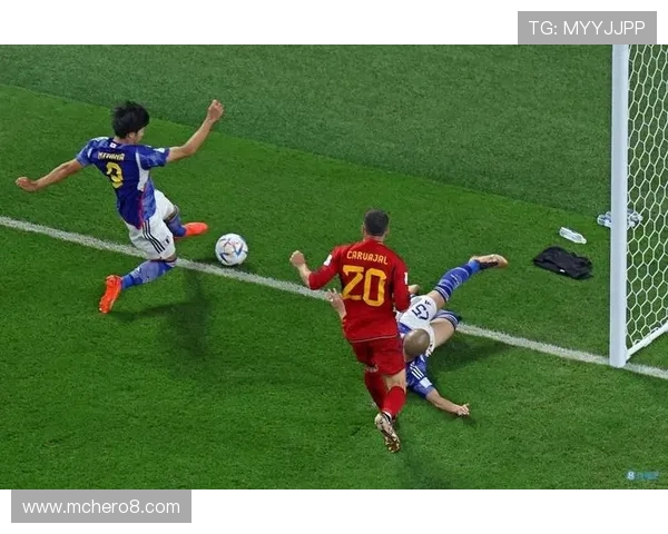 足球比赛中的不救球现象及其对比赛结果和球队策略的影响分析